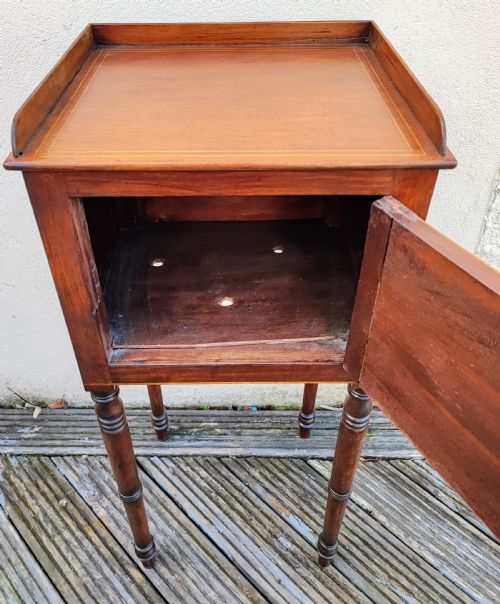 REGENCY MAHOGANY BEDSIDE CABINET - ADDITIONAL PHOTO 2