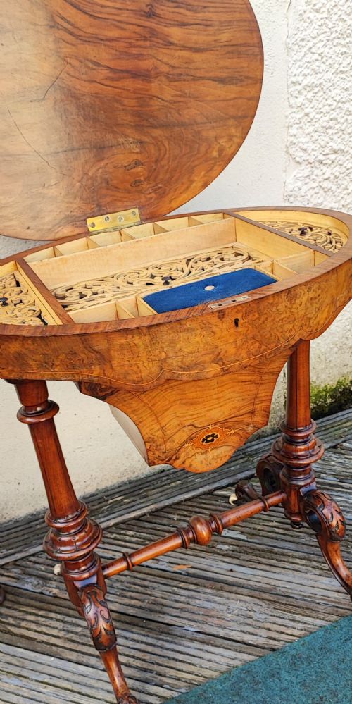 A STUNNING VICTORIAN BURR WALNUT WORK OR SEWING TABLE - ADDITIONAL PHOTO 2