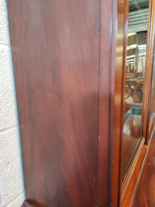 FINE QUALITY VICTORIAN MAHOGANY BOOKCASE - ADDITIONAL PHOTO 2
