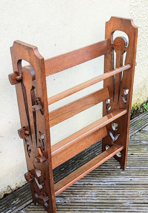 antique oak art's and crafts open bookcasein the liberty's style - CATEGORY: ANTIQUE BOOKCASES - DATED 1900