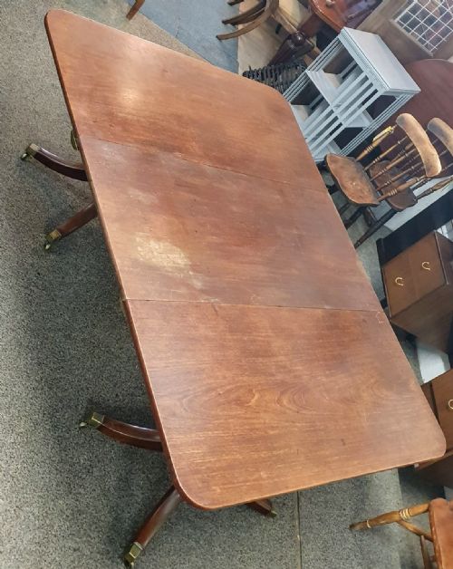 A FINE REGENCY MAHOGANY 2 PILLAR DINING TABLE - ADDITIONAL PHOTO 1
