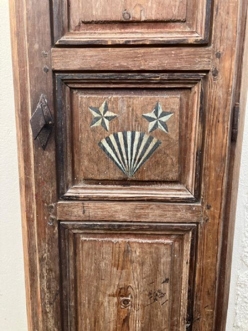ANTIQUE SCANDINAVIAN TALL NARROW PINE CUPBOARD - ADDITIONAL PHOTO 3