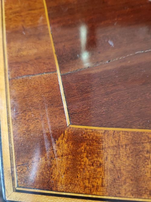 A GOOD GEORGIAN INLAID BOW FRONT CHEST OF DRAWERS - ADDITIONAL PHOTO 7