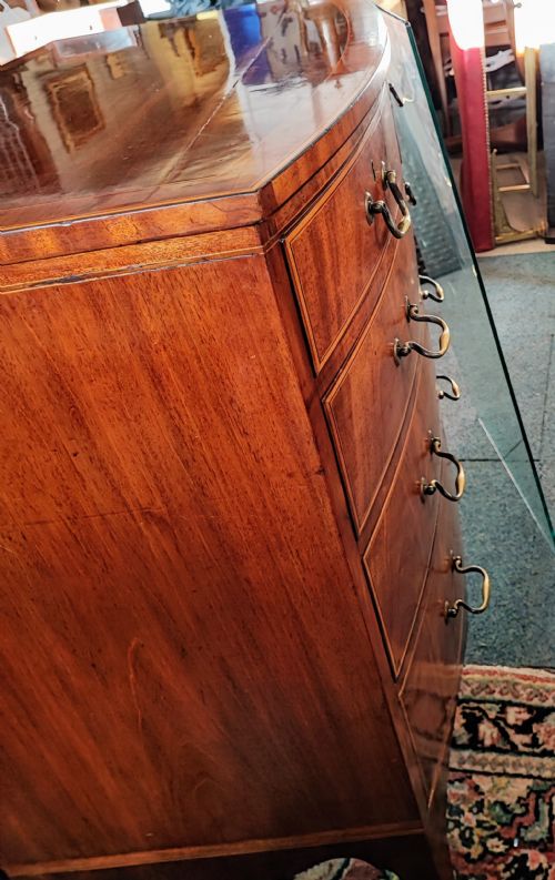 A GOOD GEORGIAN INLAID BOW FRONT CHEST OF DRAWERS - ADDITIONAL PHOTO 11