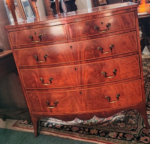 A GOOD GEORGIAN INLAID BOW FRONT CHEST OF DRAWERS - ADDITIONAL PHOTO 14