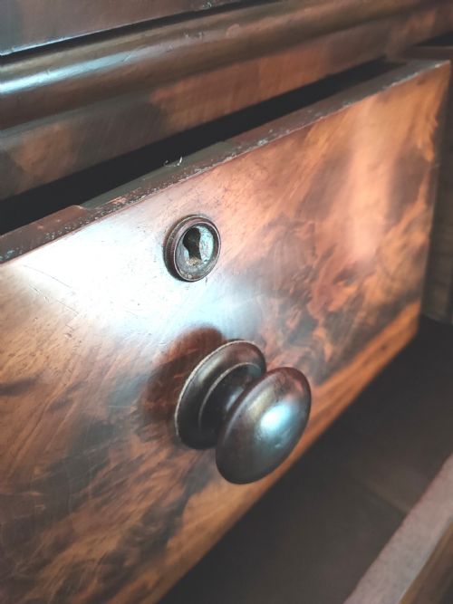 QUALITY VICTORIAN MAHOGANY CHEST OF DRAWERS - ADDITIONAL PHOTO 2