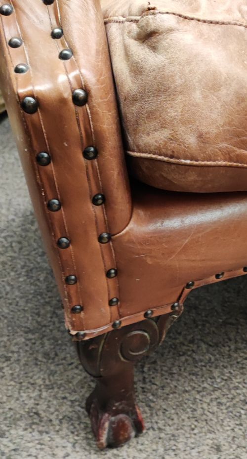 LEATHER AND MAHOGANY WING CHAIR - ADDITIONAL PHOTO 5