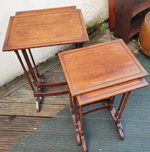 ANTIQUE MAHOGANY NEST OF 4 TABLES IN THE GEORGE III STYLE - ADDITIONAL PHOTO 2