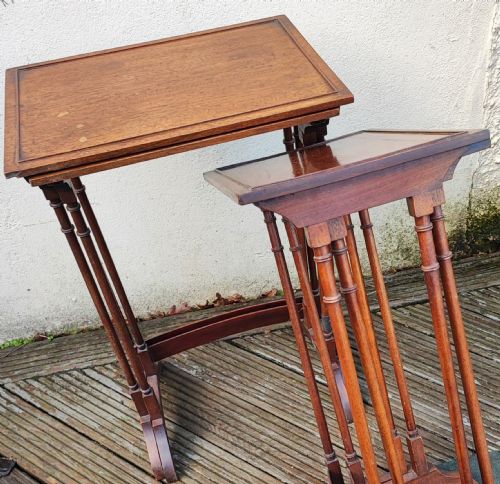 ANTIQUE MAHOGANY NEST OF 4 TABLES IN THE GEORGE III STYLE - ADDITIONAL PHOTO 13