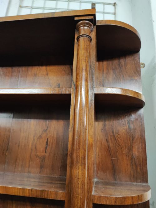 A FINE REGENCY ROSEWOOD HANGING BOOKSHELF - ADDITIONAL PHOTO 1