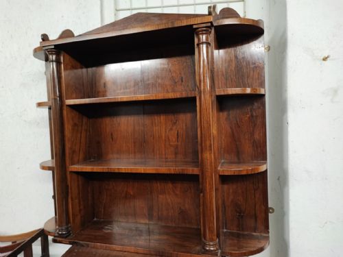 A FINE REGENCY ROSEWOOD HANGING BOOKSHELF - ADDITIONAL PHOTO 2