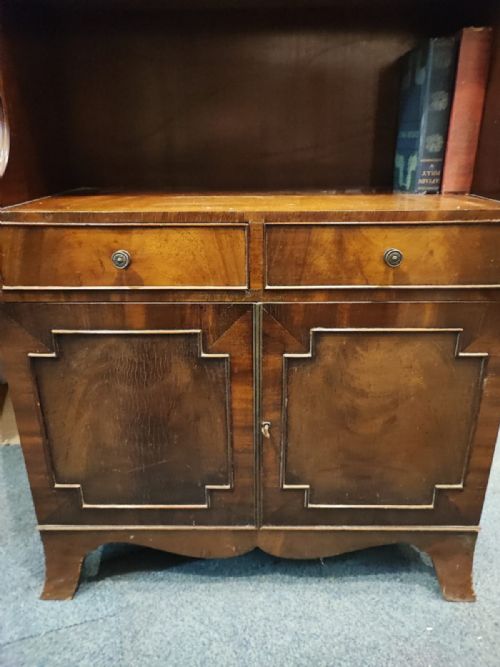 ANTIQUE MAHOGANY WATERFALL OPEN BOOKCASE IN THE REGENCY REVIVAL STYLE - ADDITIONAL PHOTO 3