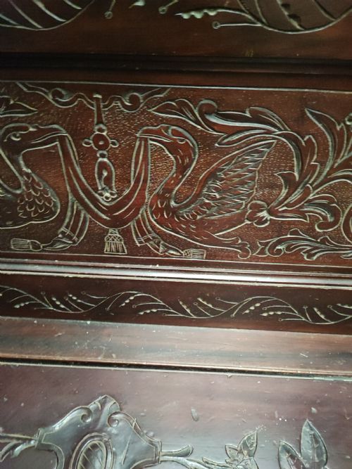 AN ANTIQUE ITALIAN CARVED WALNUT HALL BENCH OR SETTLE - ADDITIONAL PHOTO 12