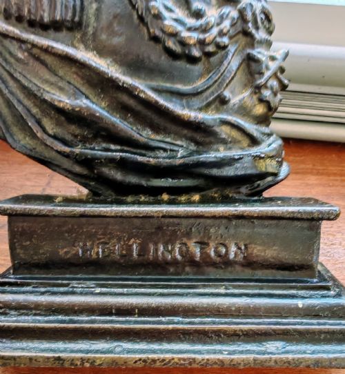 19C BRONZE DOOR STOP DEPICTING DUKE OF WELLINGTON - ADDITIONAL PHOTO 2