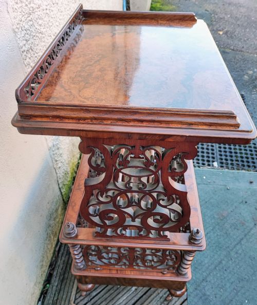 A SUPERB VICTORIAN CANTERBURY WHATNOT IN BURR WALNUT - ADDITIONAL PHOTO 4