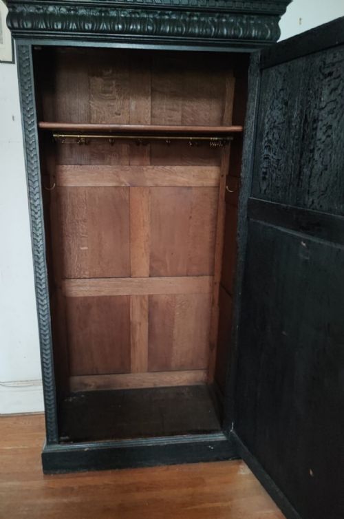 19C FLEMISH EBONISED OAK HALL CUPBOARD - ADDITIONAL PHOTO 1