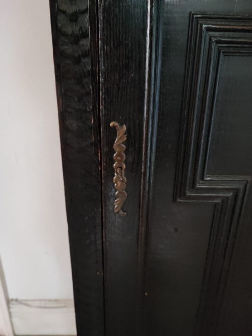 19C FLEMISH EBONISED OAK HALL CUPBOARD - ADDITIONAL PHOTO 2