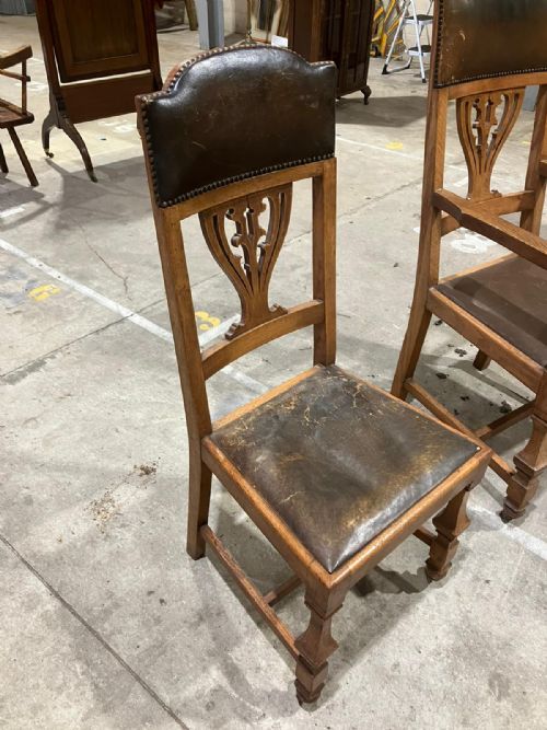 ANTIQUE GOLDEN OAK ART'S AND CRAFTS EXTENDING DINING TABLE AND 6 CHAIRS - ADDITIONAL PHOTO 6