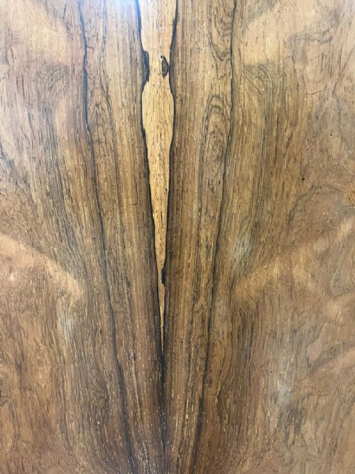A SUPERB VICTORIAN ROSEWOOD DINING TABLE - ADDITIONAL PHOTO 3