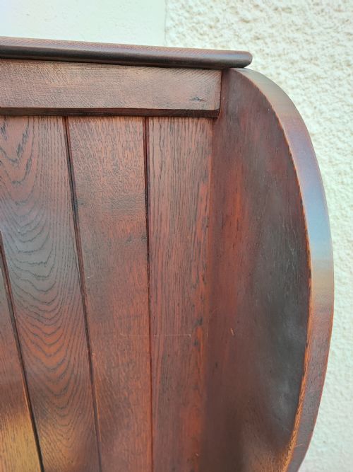 ANTIQUE OAK SMALL TAVERN SETTLE - ADDITIONAL PHOTO 3