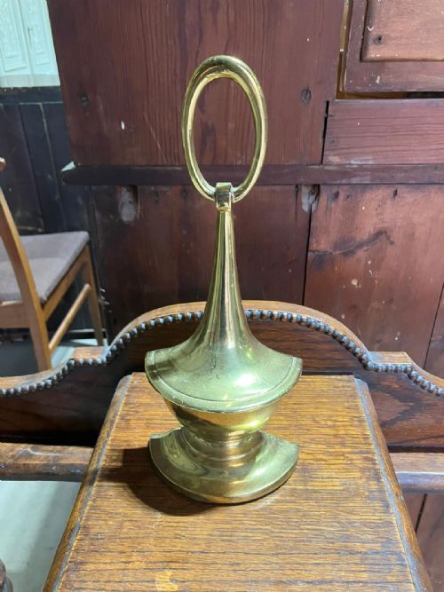 AN ANTIQUE BRASS DOOR STOP BY WILLIAM TONKS AND CO - ADDITIONAL PHOTO 1