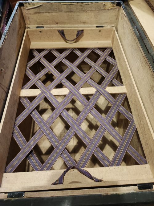 ANTIQUE WOODEN BOUND TRAVEL OR STEAMER TRUNK - ADDITIONAL PHOTO 3