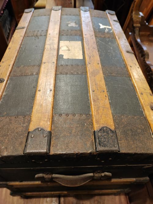 ANTIQUE WOODEN BOUND TRAVEL OR STEAMER TRUNK - ADDITIONAL PHOTO 11