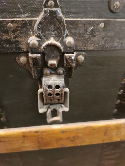 ANTIQUE WOODEN BOUND TRAVEL OR STEAMER TRUNK - ADDITIONAL PHOTO 12