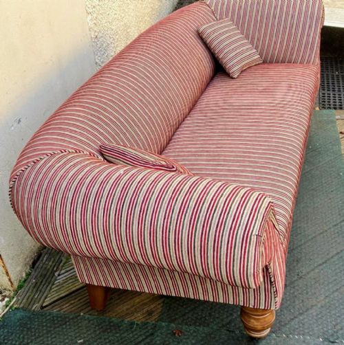 VICTORIAN WALNUT CHESTERFIELD SOFA - ADDITIONAL PHOTO 3