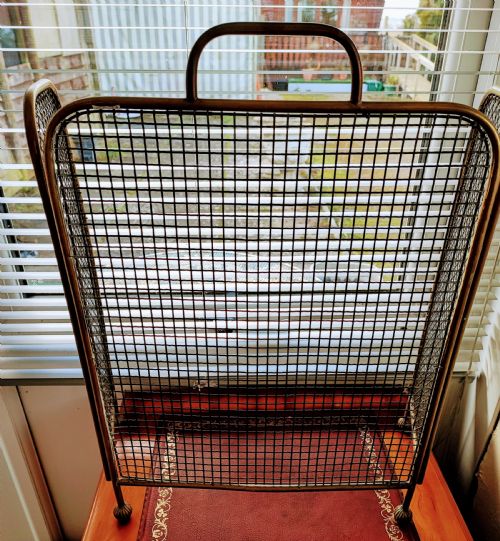VICTORIAN BRASS SPARK GUARD FIRE SCREEN - ADDITIONAL PHOTO 6