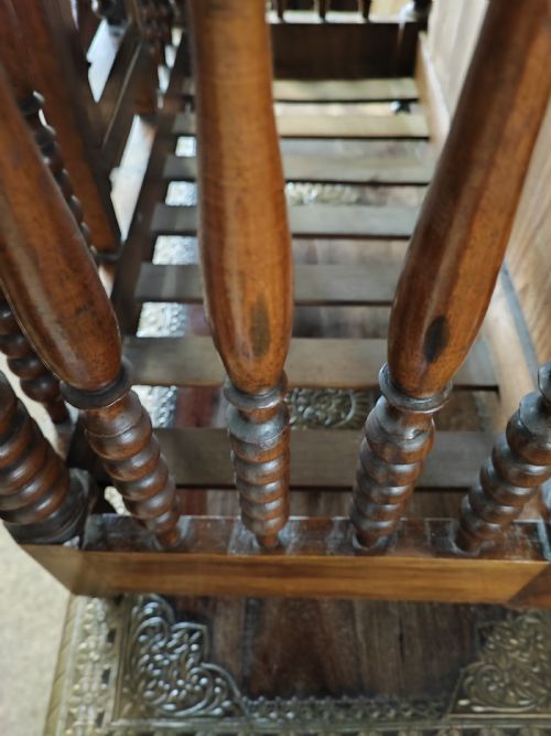 AN ANTIQUE WALNUT FRENCH PANETIERE OR BREAD STORE - ADDITIONAL PHOTO 4