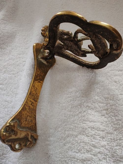 ANTIQUE BRASS DOOR KNOCKER DEPICTING JOHN PEEL - ADDITIONAL PHOTO 5