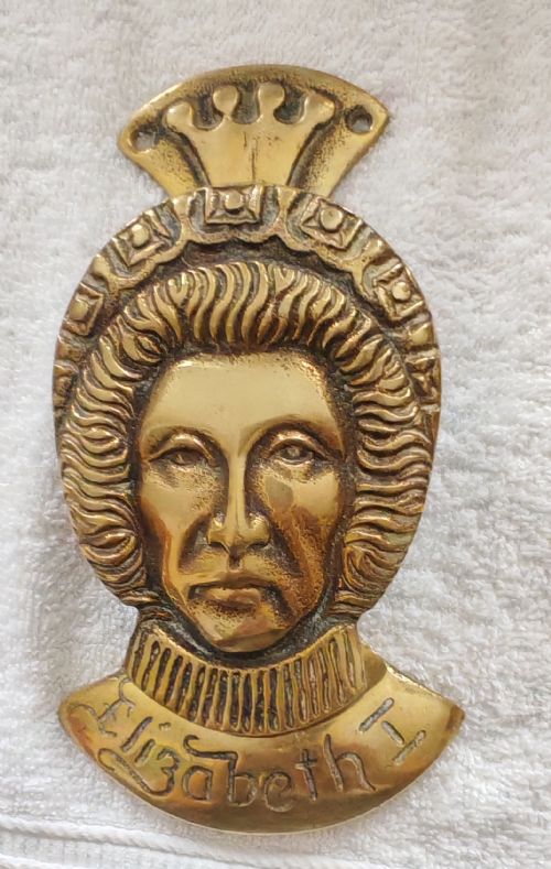 antique brass door knocker depicting elizabeth the first - CATEGORY: ANTIQUE MISCELLANEOUS - DATED 1920