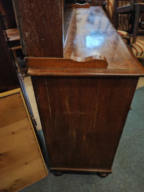 A CHARMING REGENCY WELSH OAK DOG KENNEL DRESSER - ADDITIONAL PHOTO 4
