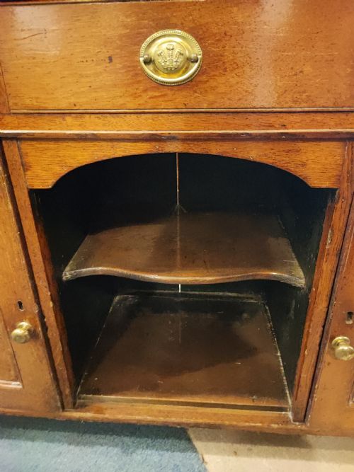 A CHARMING REGENCY WELSH OAK DOG KENNEL DRESSER - ADDITIONAL PHOTO 6