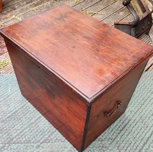 19C SMALL BEECH STORAGE TRUNK - ADDITIONAL PHOTO 2