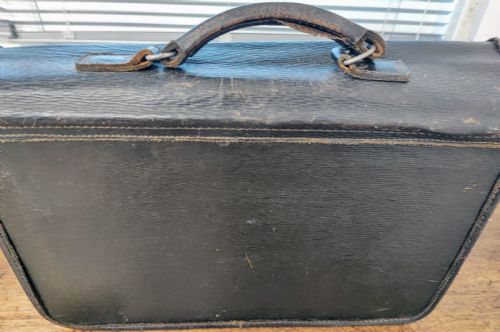 A RARE HOUSES OF PARLIAMENT BLACK LEATHER SATCHEL OR DISPATCH CASE - ADDITIONAL PHOTO 6