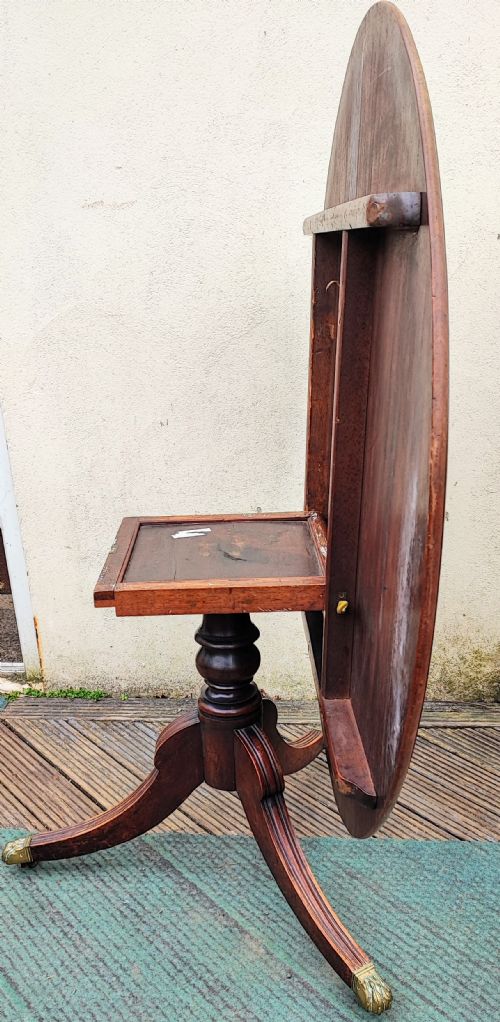 REGENCY MAHOGANY CIRCULAR TILT TOP DINING TABLE - ADDITIONAL PHOTO 2