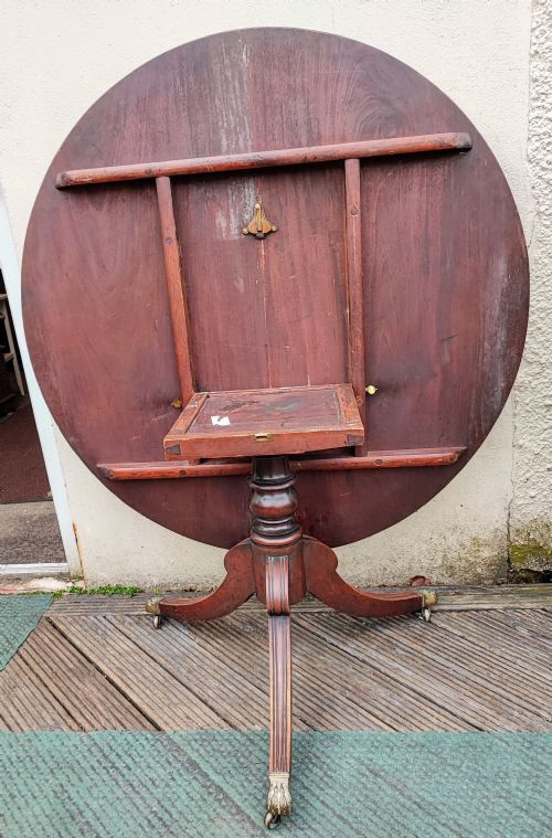 REGENCY MAHOGANY CIRCULAR TILT TOP DINING TABLE - ADDITIONAL PHOTO 5