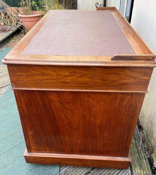 VICTORIAN MAHOGANY DESK - ADDITIONAL PHOTO 2