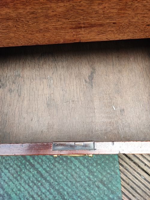 A FINE MAHOGANY GEORGE III SILVER OR HALL TRUNK - ADDITIONAL PHOTO 12