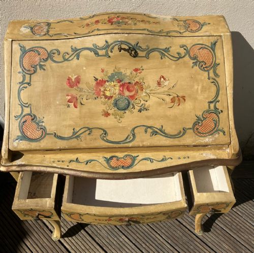 19C PAINTED VENETIAN LADIES BUREAU WITH MATCHING CHAIR - ADDITIONAL PHOTO 6