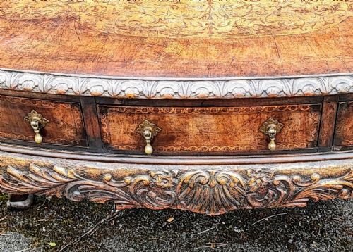 A SUPERB QUEEN ANNE STYLE WALNUT MARQUETRY CARVED AND GILDED HALL TABLE OR SIDE TABLE - ADDITIONAL PHOTO 6