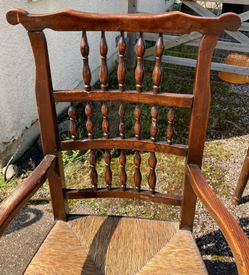 SUPERB SET OF 8 SPINDLE BACK COUNTRY CHAIRS - ADDITIONAL PHOTO 1