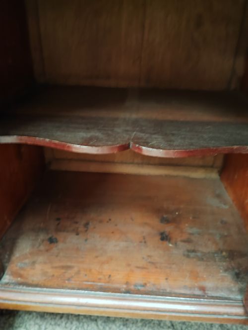 A QUALITY GEORGIAN MAHOGANY KNEEHOLE DESK - ADDITIONAL PHOTO 1