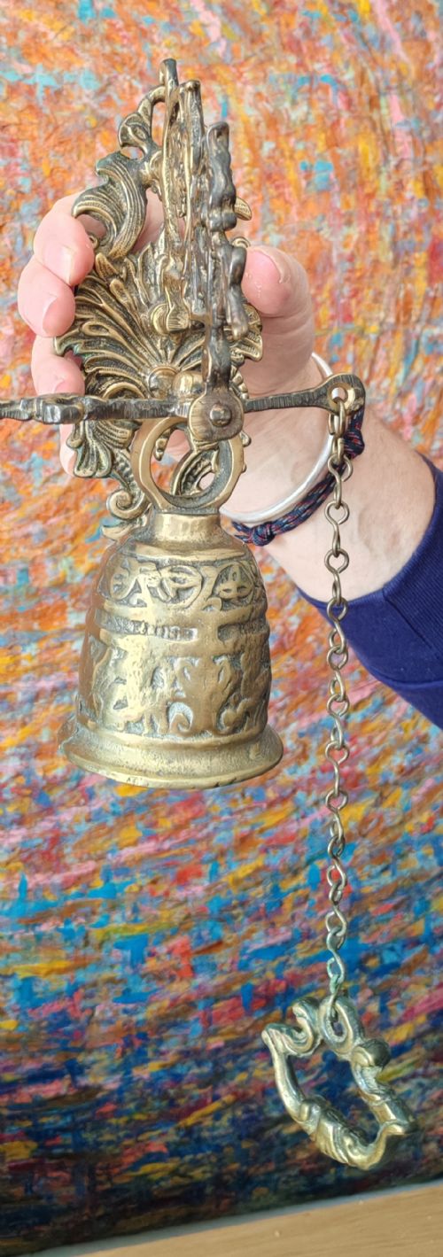 AN UNUSUAL ANTIQUE CAST BRASS DOOR BELL - ADDITIONAL PHOTO 2