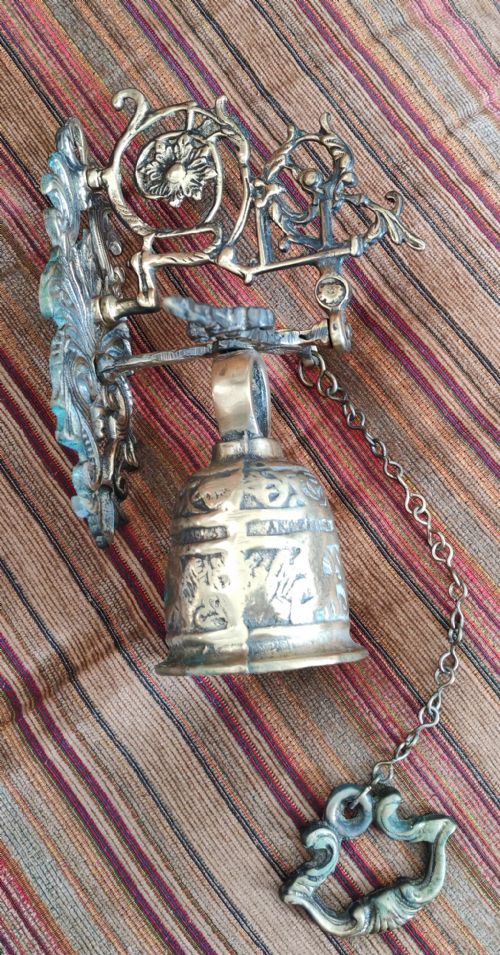 AN UNUSUAL ANTIQUE CAST BRASS DOOR BELL - ADDITIONAL PHOTO 4