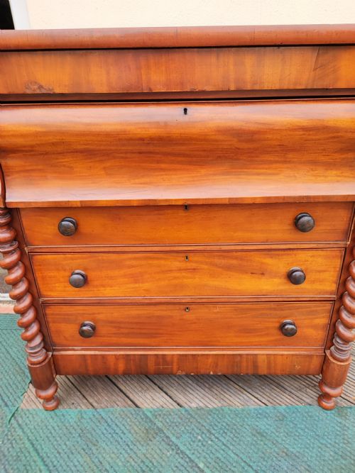 A LARGE MAHOGANY SCOTTISH CHEST OF DRAWERS - ADDITIONAL PHOTO 2
