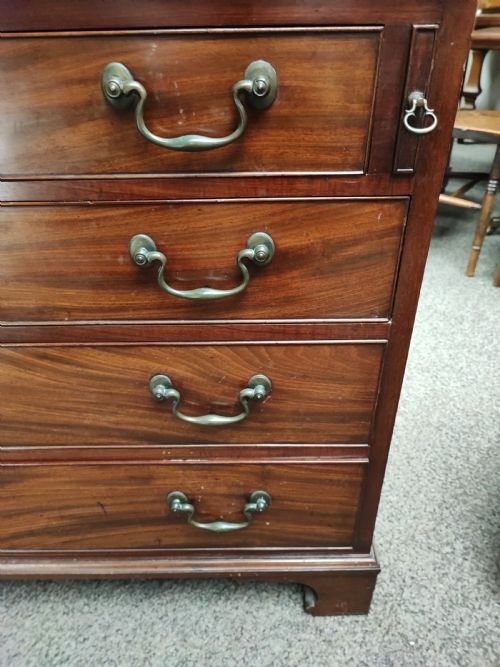 A QUALITY GEORGIAN MAHOGANY BUREAU - ADDITIONAL PHOTO 2