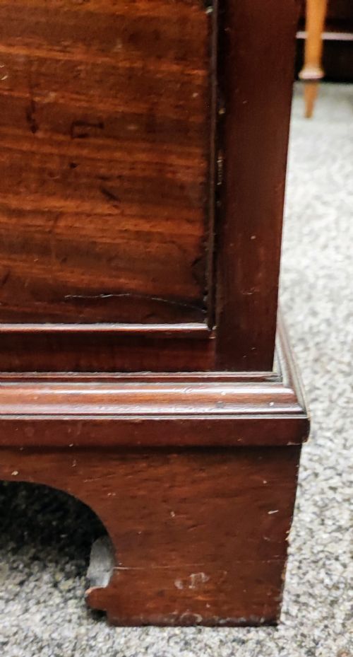 A QUALITY GEORGIAN MAHOGANY BUREAU - ADDITIONAL PHOTO 5